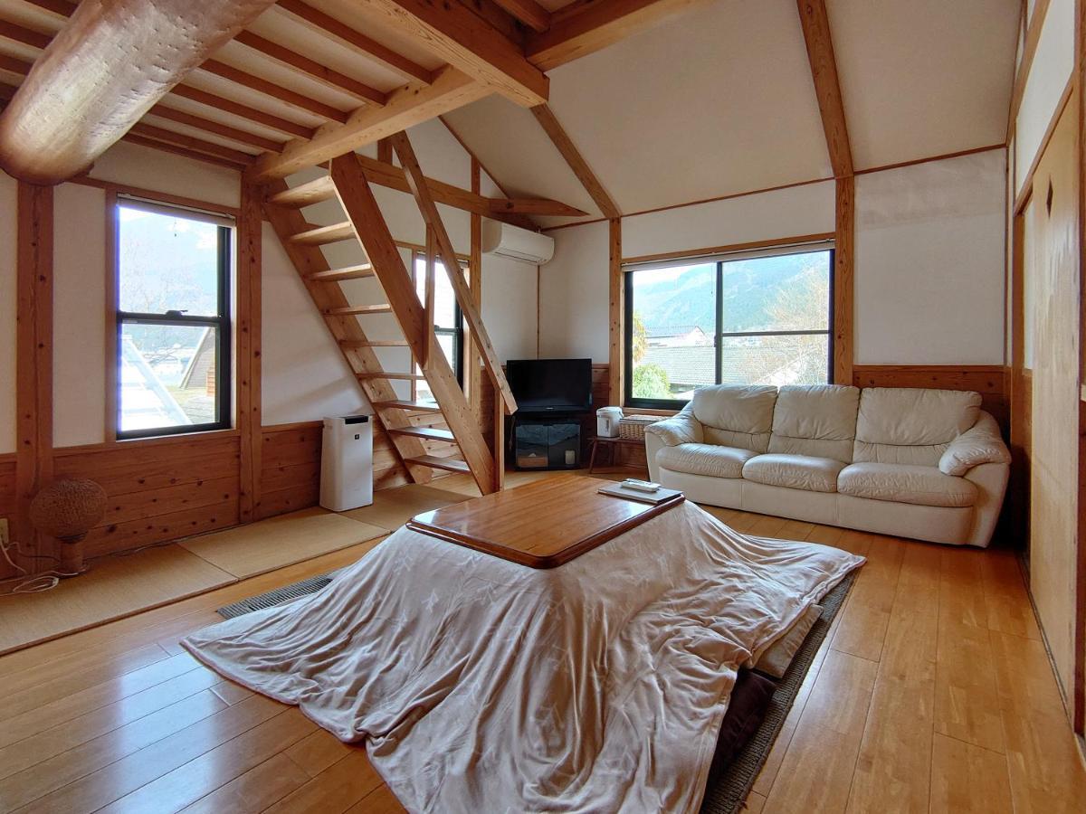 Bed and breakfast Yufuin Flora House Extérieur photo