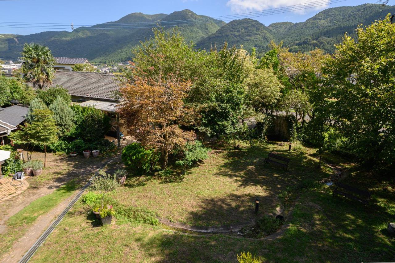 Bed and breakfast Yufuin Flora House Extérieur photo