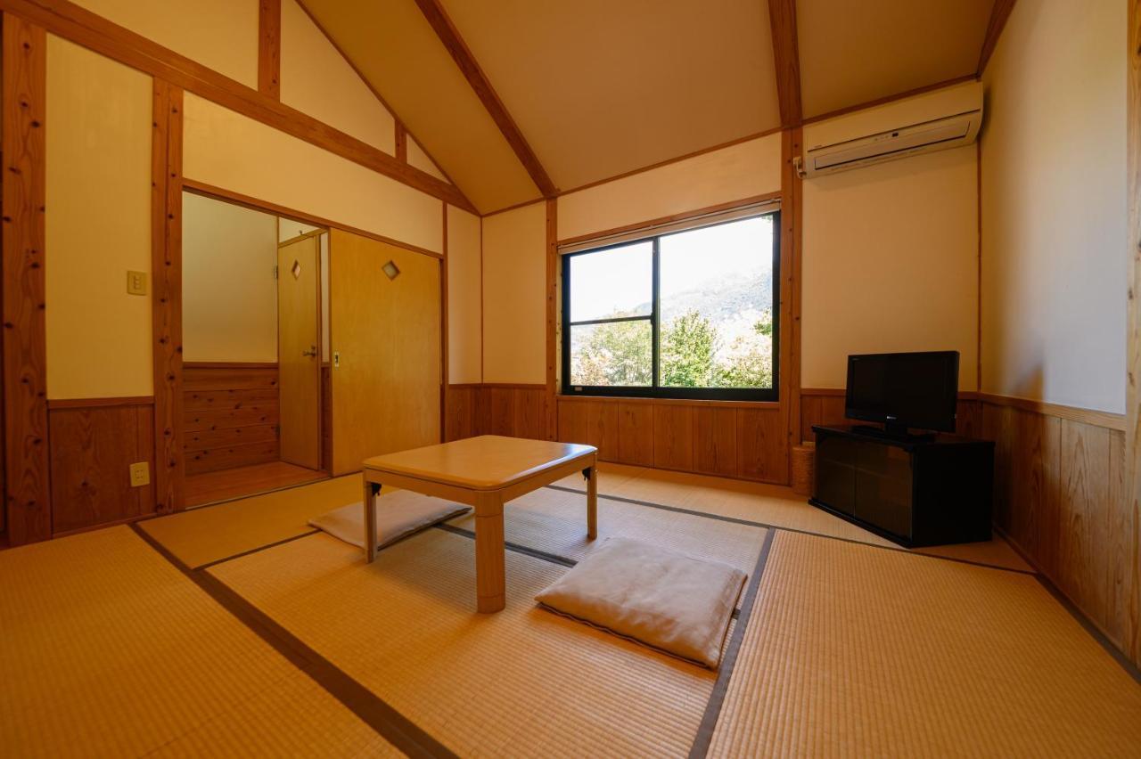 Bed and breakfast Yufuin Flora House Extérieur photo