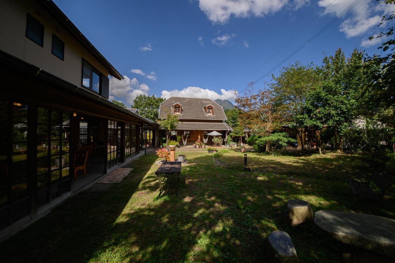 Bed and breakfast Yufuin Flora House Extérieur photo