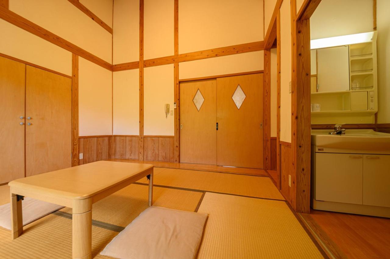 Bed and breakfast Yufuin Flora House Extérieur photo