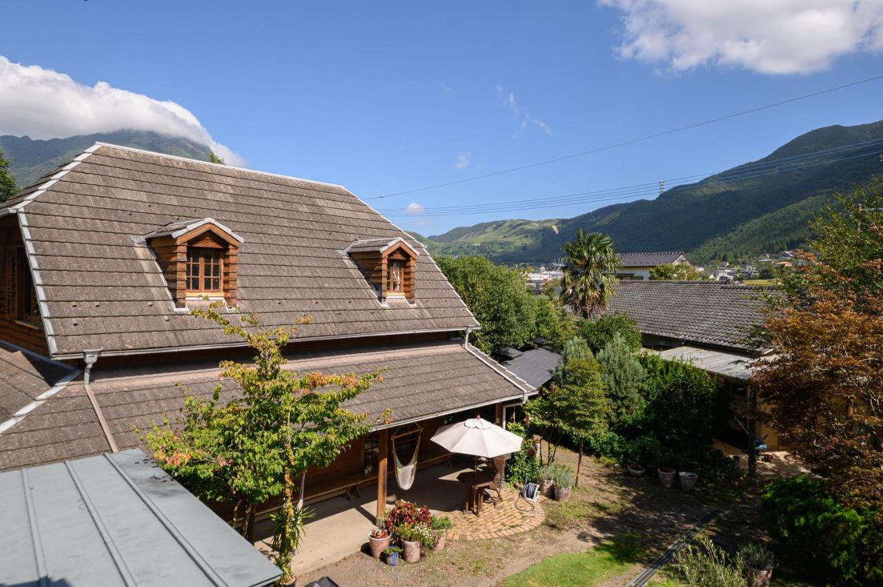 Bed and breakfast Yufuin Flora House Extérieur photo