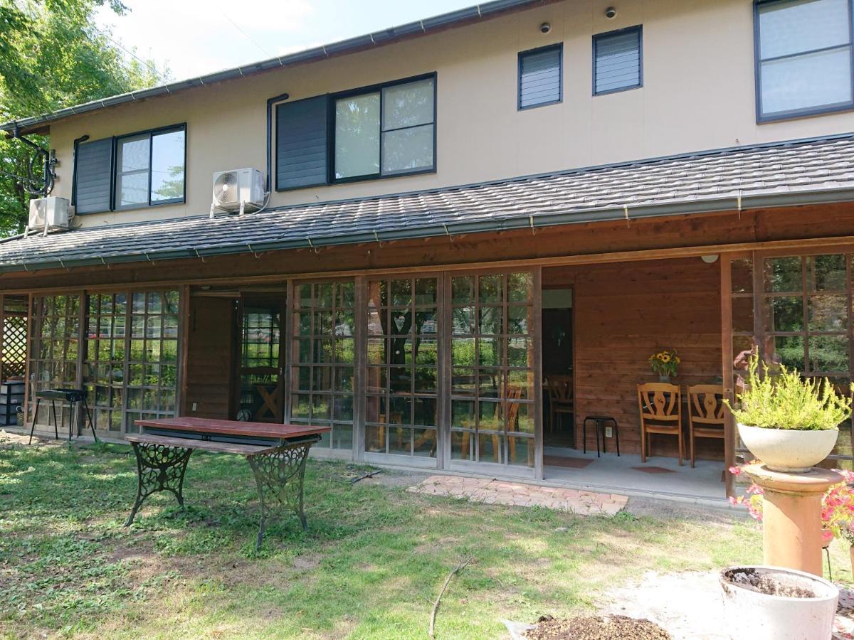 Bed and breakfast Yufuin Flora House Extérieur photo